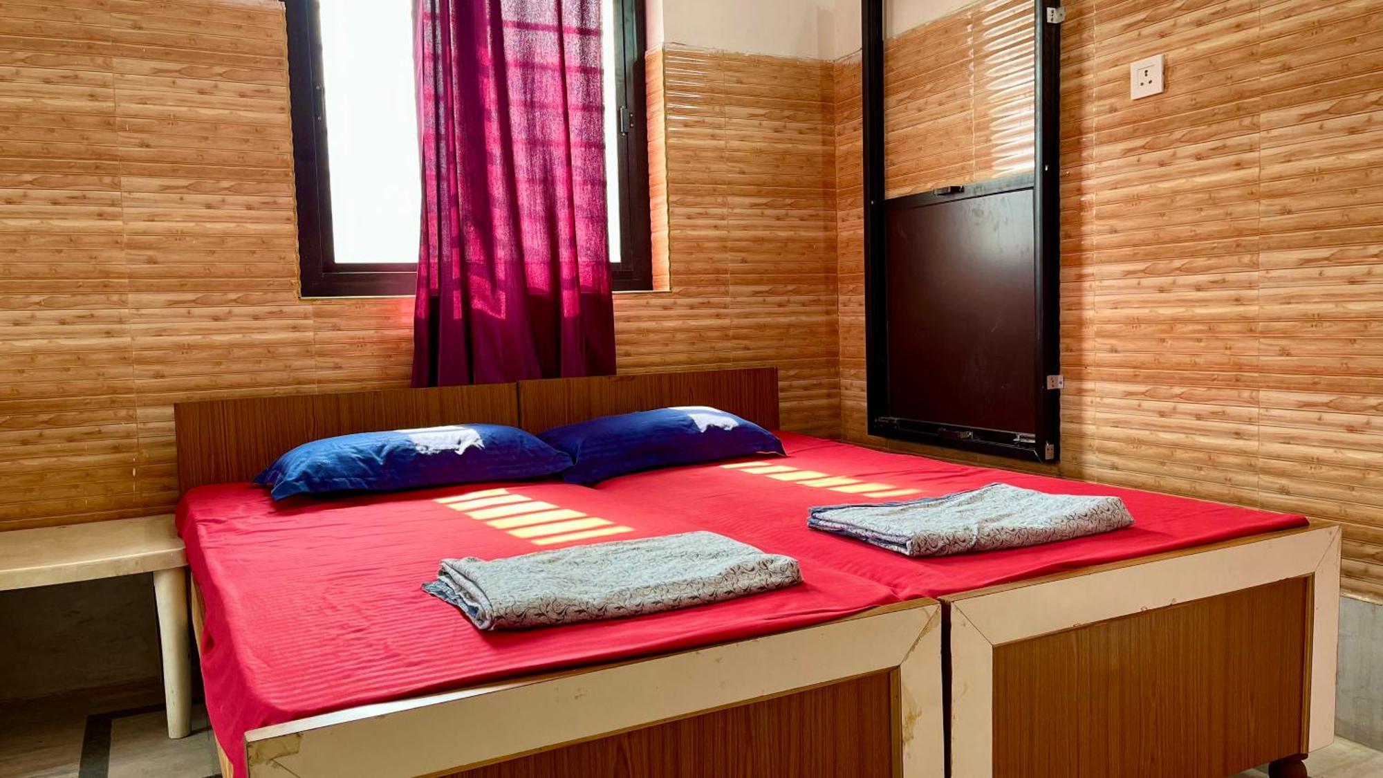 Laxmi Lodge Rishikesh Luaran gambar
